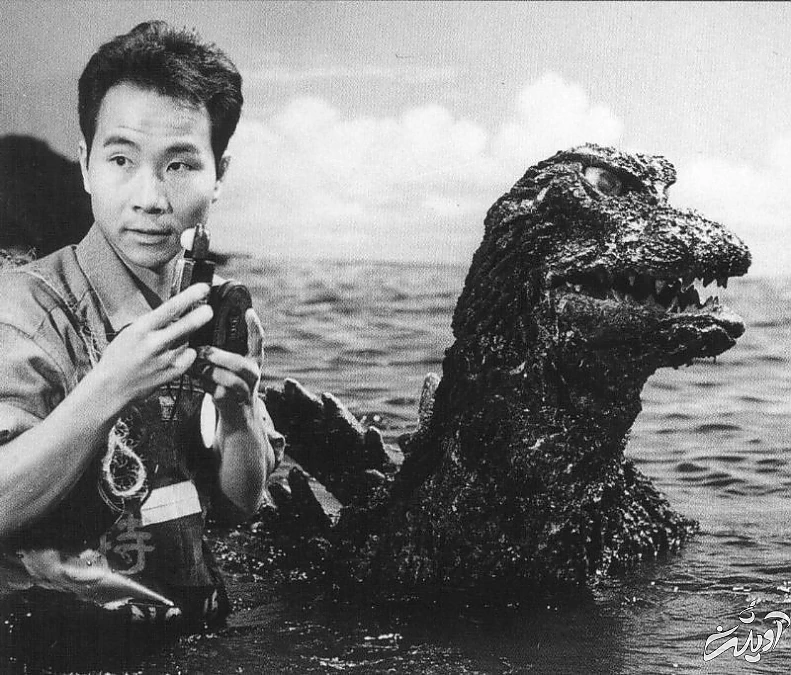 عکس‌هایی از پشت صحنۀ اولین فیلم «گودزیلا»؛ هفتاد سال قبل